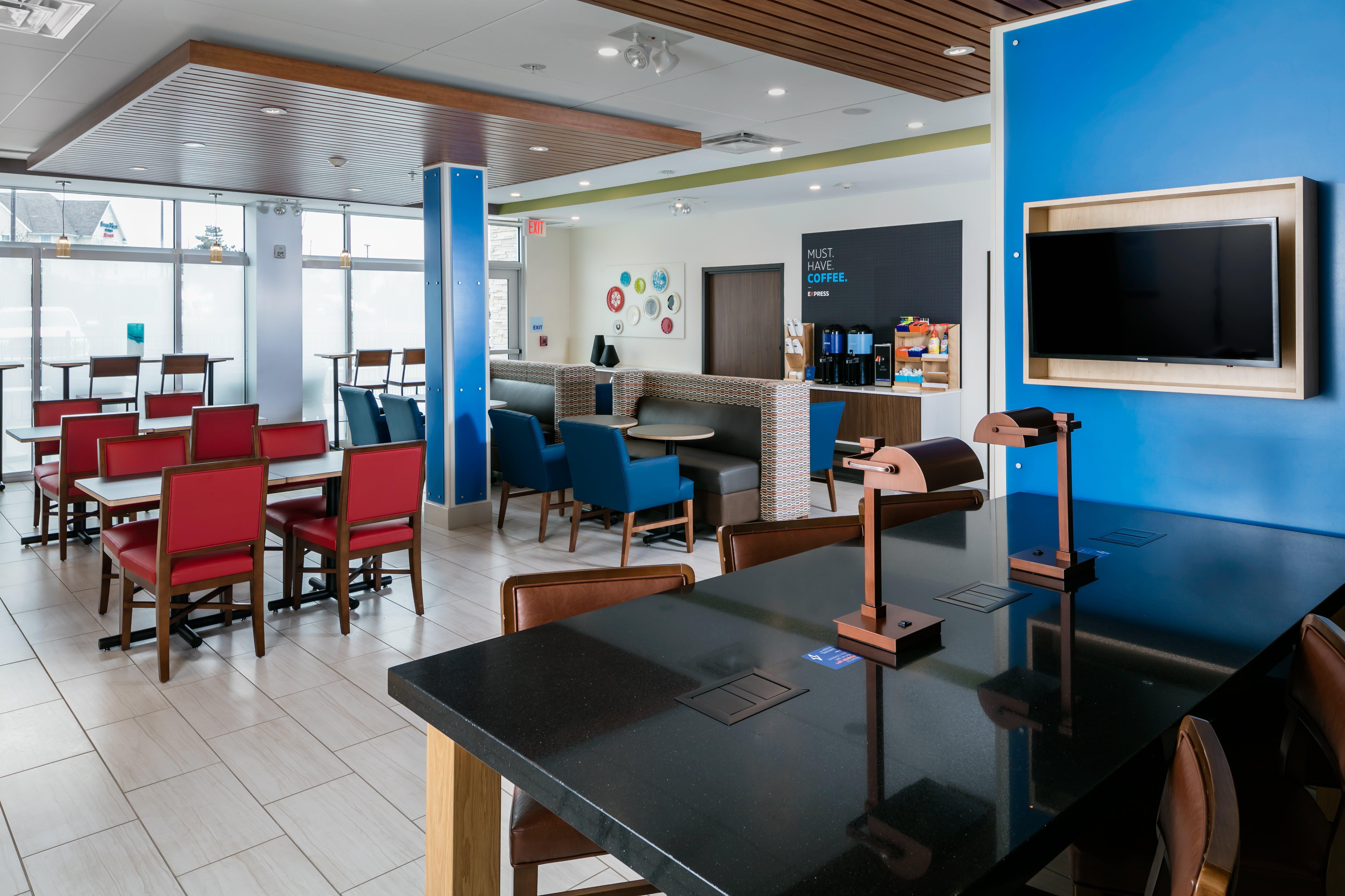 Holiday Inn Express & Suites - Medford By Ihg Bagian luar foto