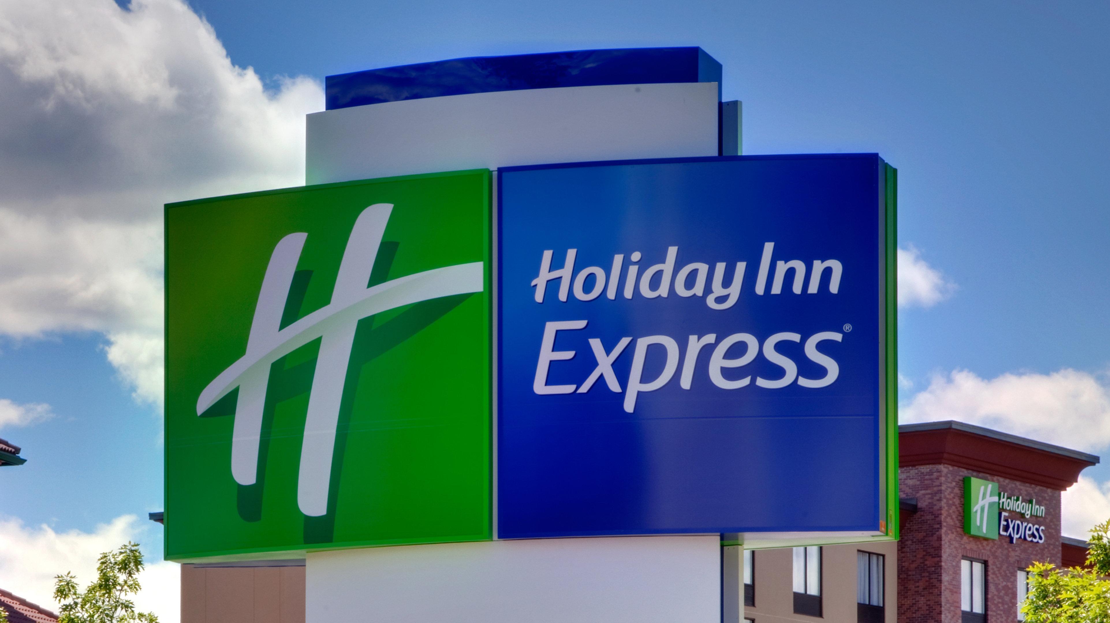 Holiday Inn Express & Suites - Medford By Ihg Bagian luar foto