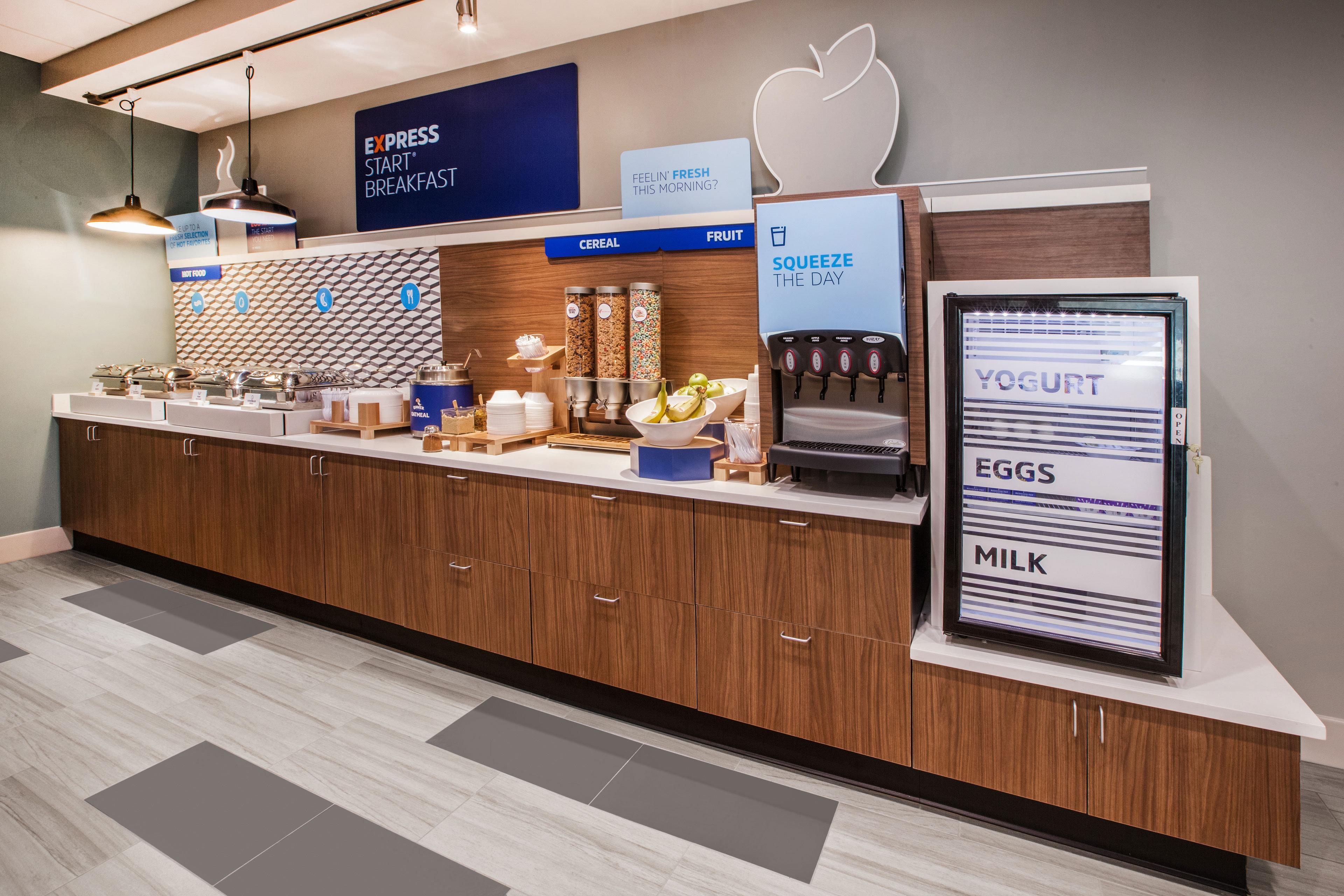 Holiday Inn Express & Suites - Medford By Ihg Bagian luar foto