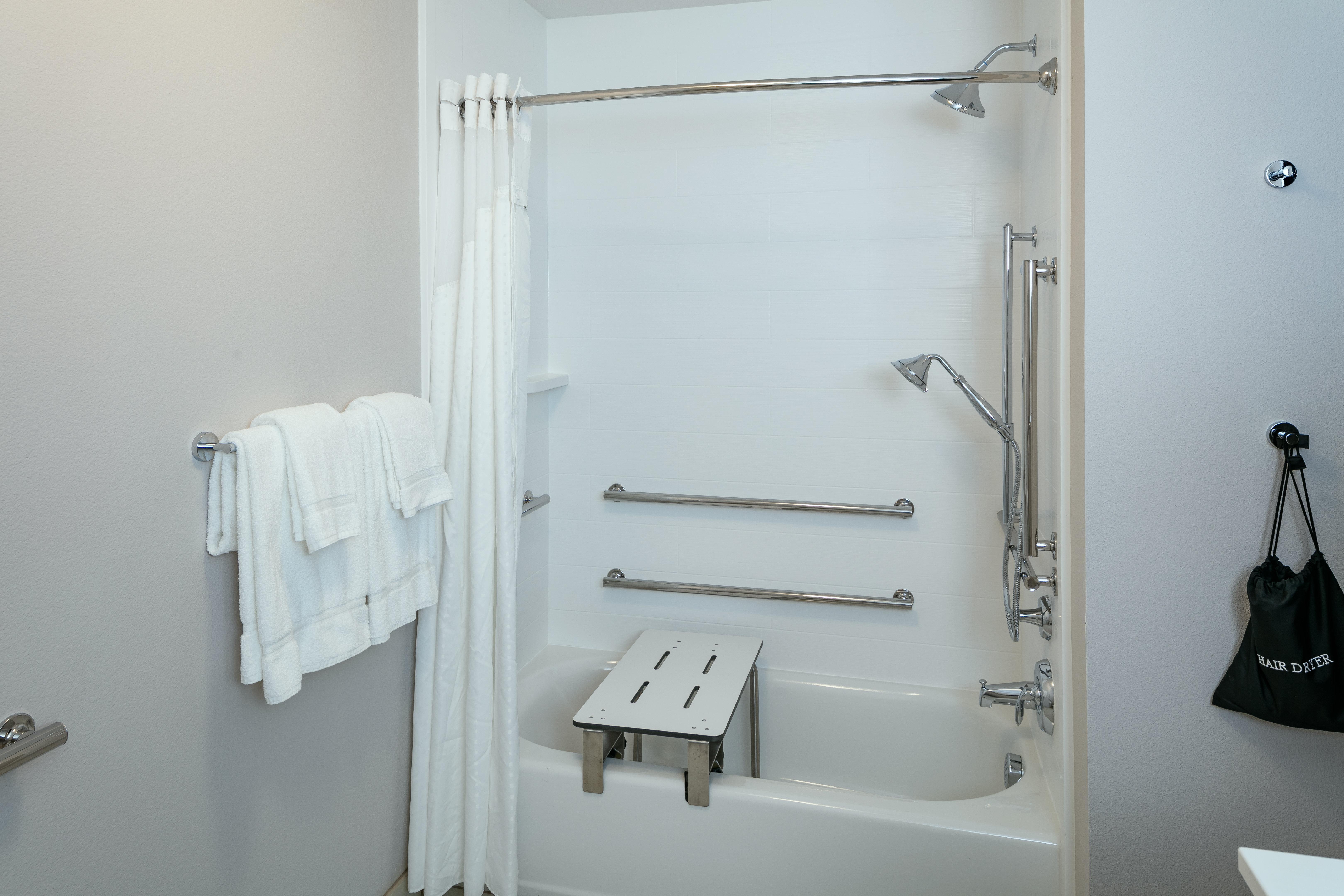 Holiday Inn Express & Suites - Medford By Ihg Bagian luar foto